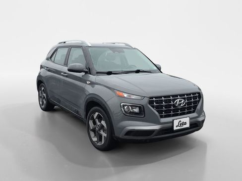 Used 2023 Hyundai Venue SEL w/ Cargo Package FWD image 2