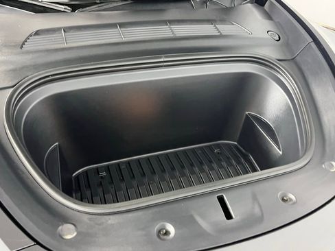 Used 2025 Tesla Model Y Long Range image 34