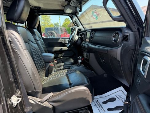 Used 2023 Jeep Gladiator Overland image 32