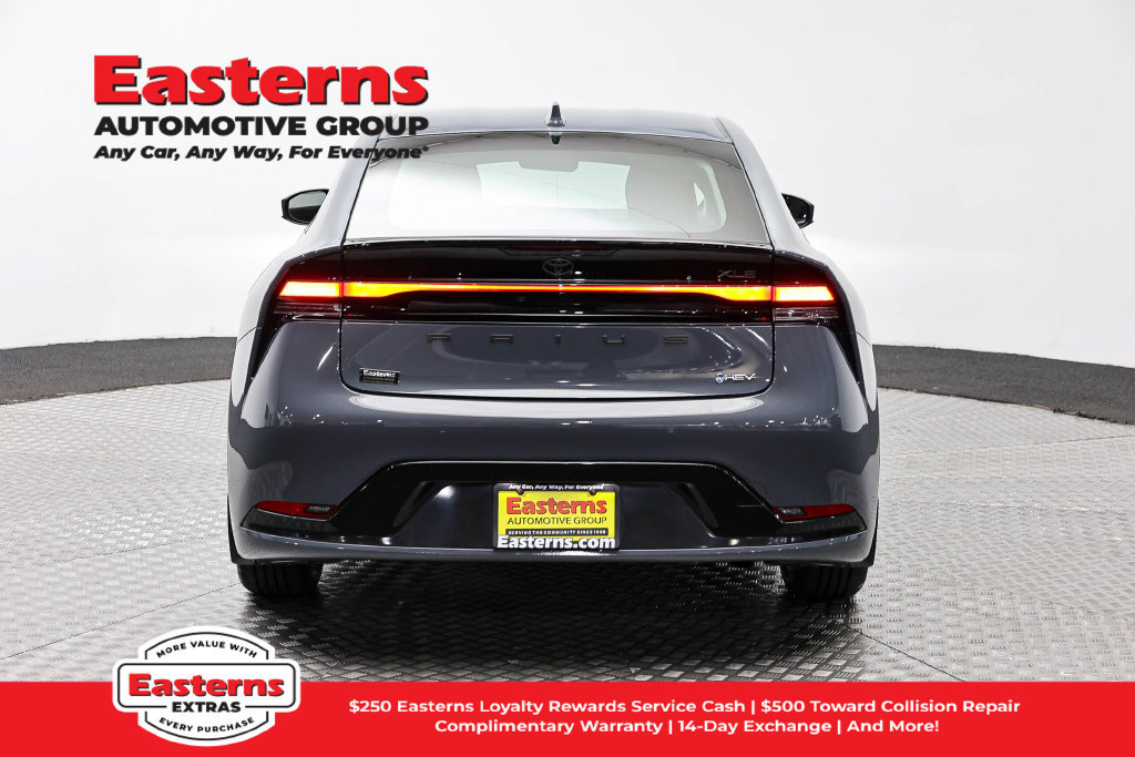 Used 2023 Toyota Prius XLE AWD/4WD image 7