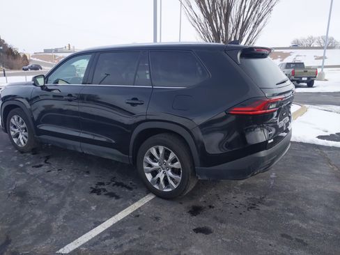 Used 2025 Toyota Grand Highlander Limited image 8