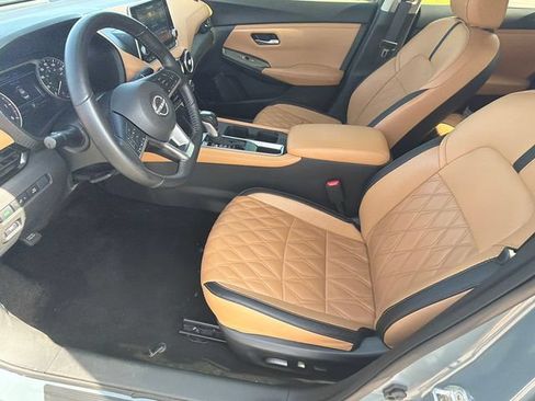 Used 2025 Nissan Sentra SV w/ SV Premium Package FWD image 9