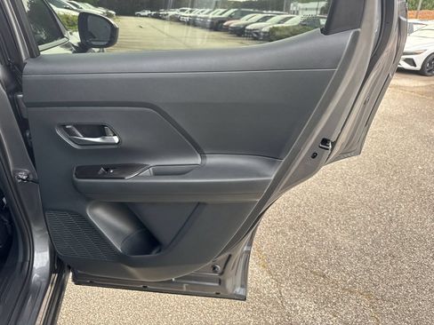 Used 2025 Nissan Kicks SV FWD image 16