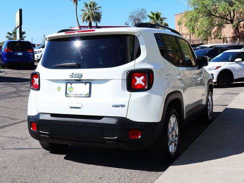 Used 2020 Jeep Renegade Latitude w/ Popular Equipment Group FWD image 13
