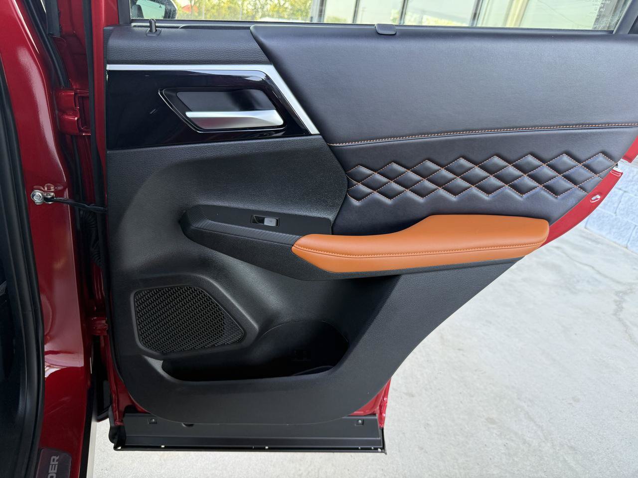Used 2025 Mitsubishi Outlander SEL AWD/4WD image 33