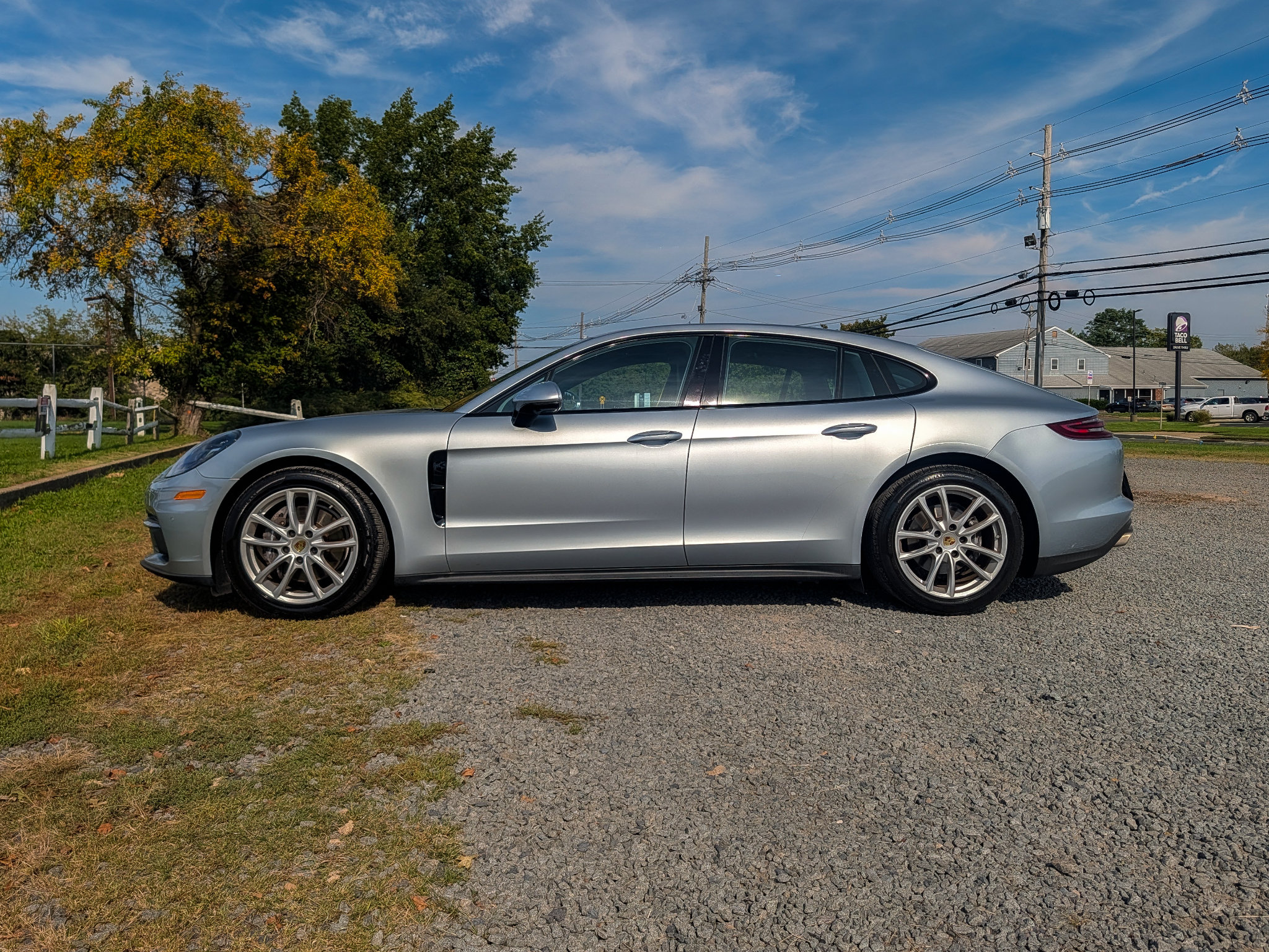 Used 2018 Porsche Panamera 4 w/ Premium Package AWD/4WD image 9