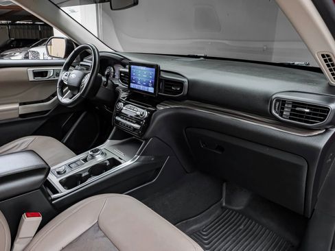 Used 2021 Ford Explorer Limited w/ Equipment Group 301A image 11