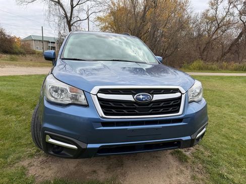 Used 2017 Subaru Forester 2.5i Premium w/ All-Weather Package image 2
