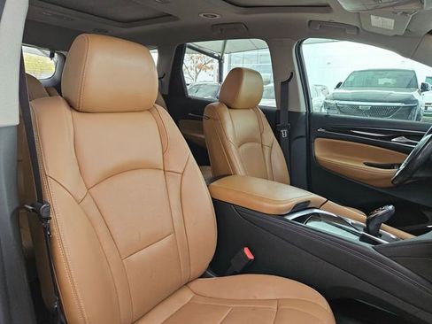 Used 2019 Buick Enclave Premium w/ LPO, Luxury Package image 23