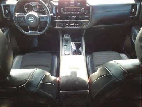Used 2025 Nissan Pathfinder Rock Creek AWD/4WD image 11