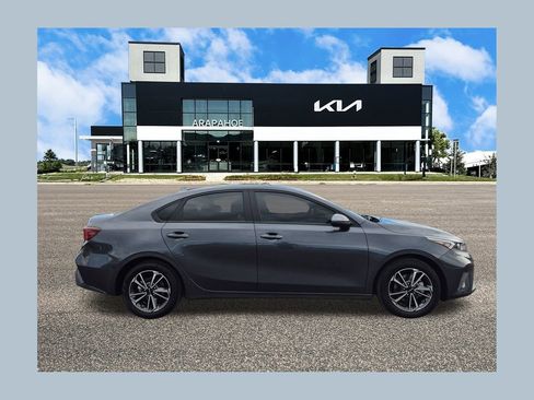 Certified 2023 Kia Forte LXS image 1