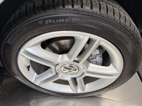 Used 2005 Volkswagen Beetle GLS image 23