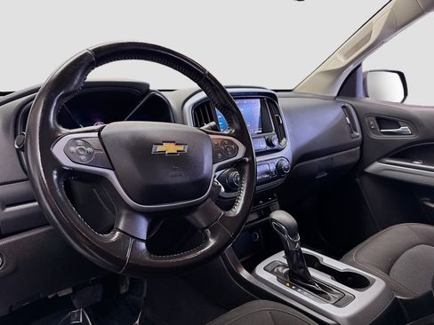 Used 2022 Chevrolet Colorado LT w/ LT Convenience Package image 7