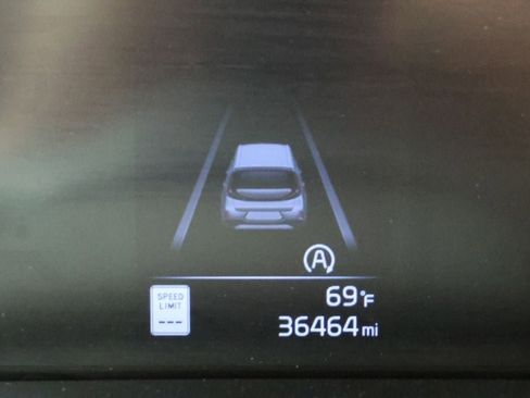 Used 2025 Kia Soul LX w/ LX Technology Package FWD image 17