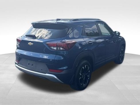 Used 2021 Chevrolet TrailBlazer LT w/ Sun and Liftgate Package FWD image 2