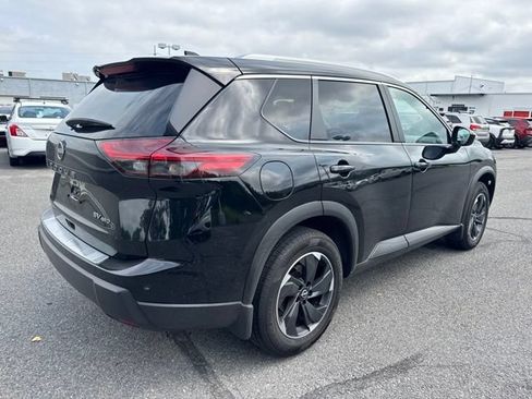 Certified 2024 Nissan Rogue SV w/ SV Premium Package AWD/4WD image 5
