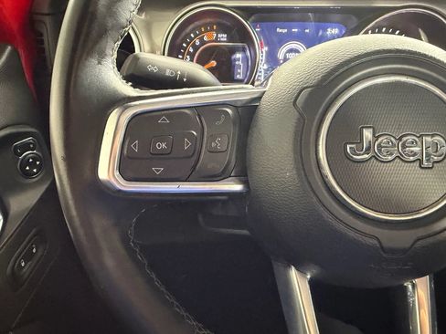 Used 2020 Jeep Wrangler Unlimited Sahara AWD/4WD image 38
