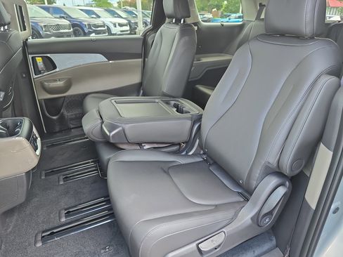 New 2026 Kia Carnival SX image 16