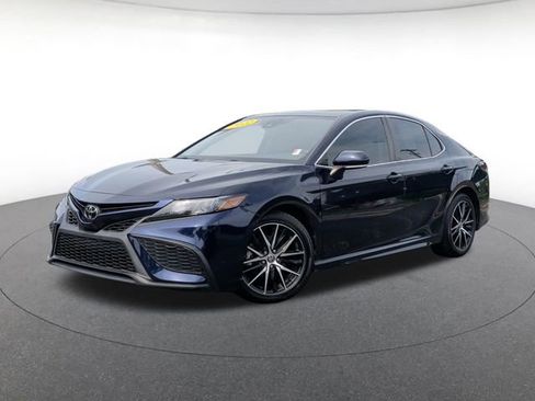 Used 2022 Toyota Camry SE w/ Convenience Package FWD image 1