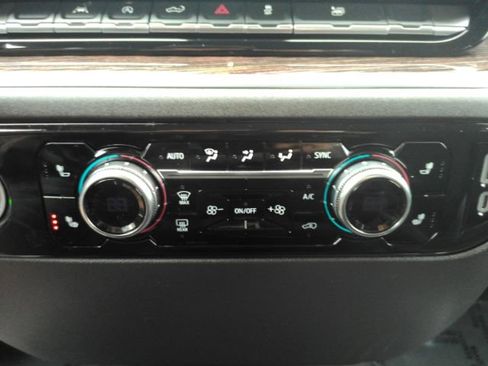 Used 2024 GMC Sierra 1500 SLE image 44