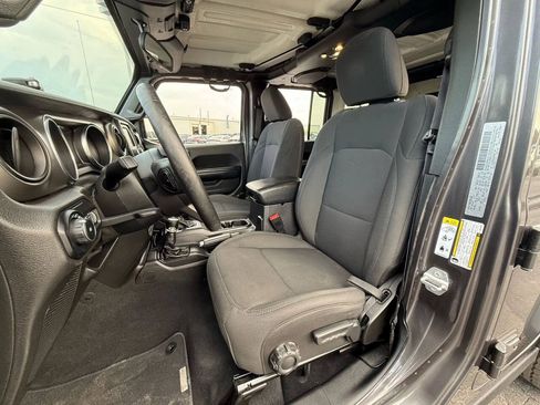 Used 2019 Jeep Wrangler Unlimited Sport S AWD/4WD image 13