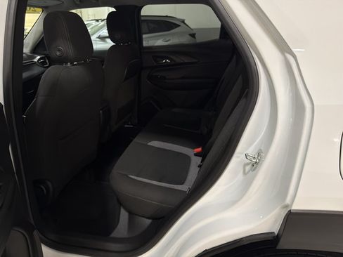 Used 2025 Chevrolet TrailBlazer LT AWD/4WD image 21
