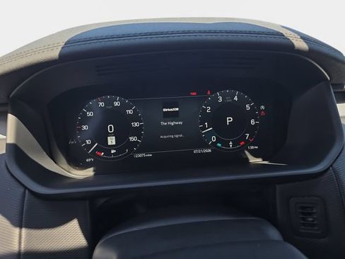 Certified 2024 Land Rover Discovery Dynamic SE AWD/4WD image 23