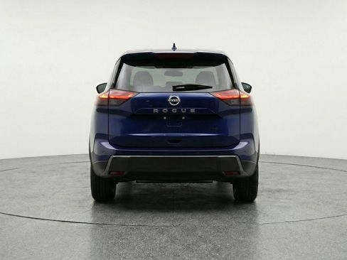 Used 2025 Nissan Rogue SV image 7