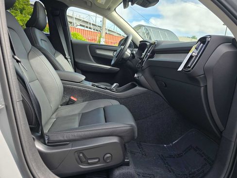 Used 2026 Volvo XC40 B5 Plus w/ Protection Package Premier AWD/4WD image 10
