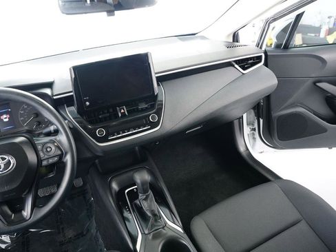 Used 2025 Toyota Corolla LE image 19