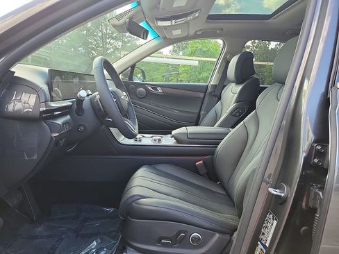 Used 2025 Genesis GV80 2.5T Advanced image 14