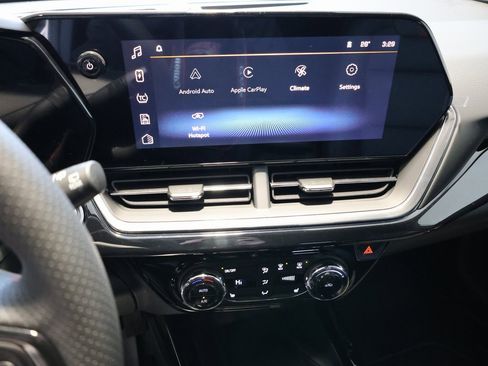 New 2026 Chevrolet Trax RS w/ Sunroof Package image 18