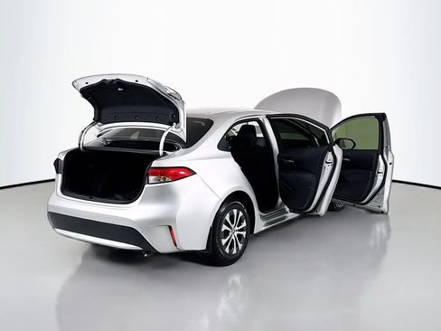 Used 2020 Toyota Corolla LE FWD image 14