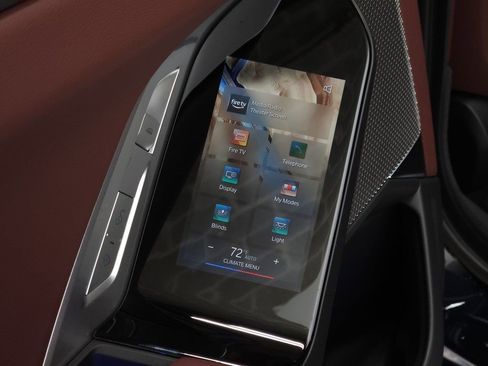 Used 2023 BMW 760i xDrive image 39