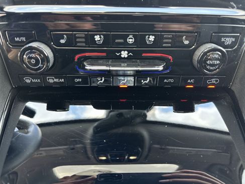 Used 2021 Jeep Grand Cherokee L Limited w/ Luxury Tech Group II AWD/4WD image 29