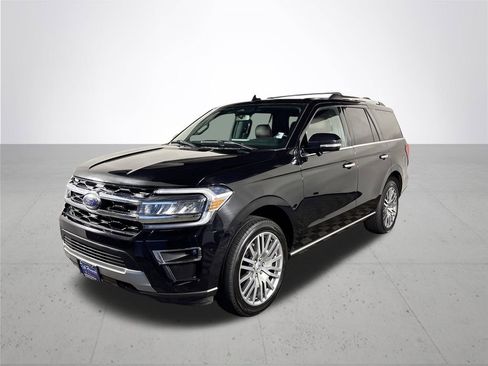 Used 2023 Ford Expedition Limited image 2