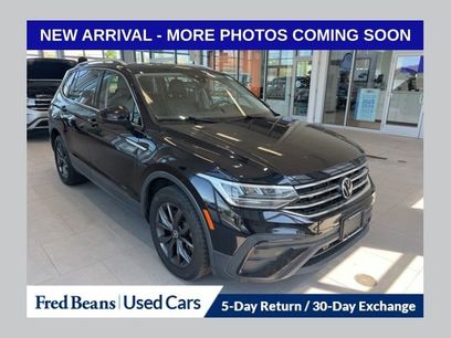 Used 2022 Volkswagen Tiguan SE w/ Panoramic Sunroof Package