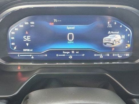 Used 2023 Chevrolet Tahoe Z71 w/ Z71 Off-Road Package AWD/4WD image 9