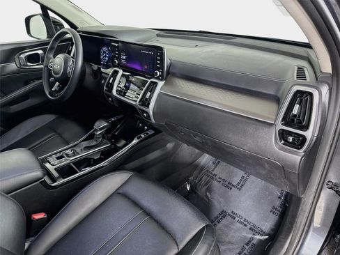 Certified 2023 Kia Sorento SX FWD image 30