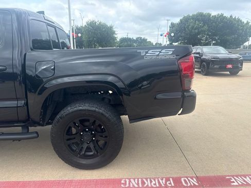 Used 2022 Toyota Tacoma SR w/ SR Convenience Package RWD image 4