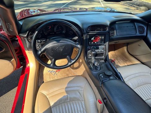 Used 2002 Chevrolet Corvette Coupe w/ Preferred Equipment Group1 RWD image 26
