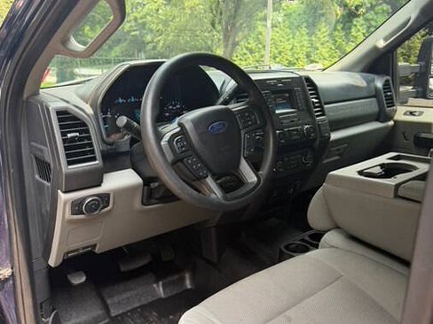 Used 2019 Ford F250 XL w/ Power Equipment Group AWD/4WD image 30