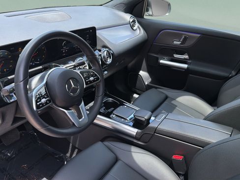 Used 2023 Mercedes-Benz GLA 250 w/ Premium Package image 11
