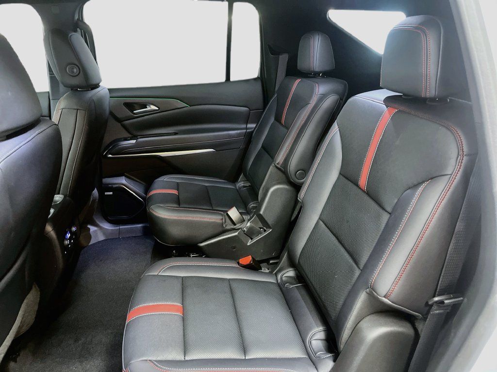 Used 2025 Chevrolet Traverse RS w/ LPO, Floor Liner Package AWD/4WD image 26
