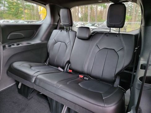 New 2026 Chrysler Pacifica Select image 20