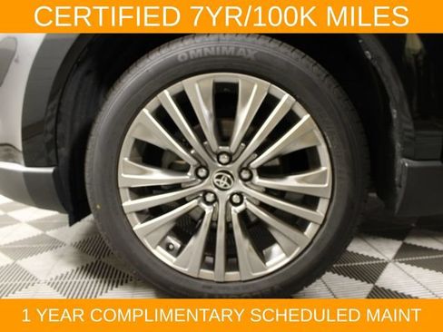 Used 2024 Toyota Venza Limited AWD/4WD image 28