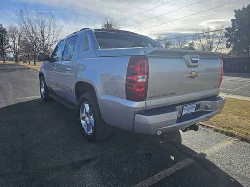 Used 2011 Chevrolet Avalanche LT w/ Regional Value Package image 3