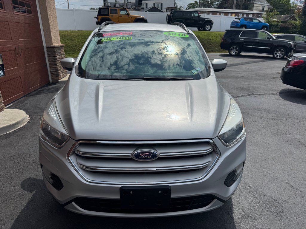 Used 2018 Ford Escape SE w/ SE Sync 3 Package AWD/4WD image 4