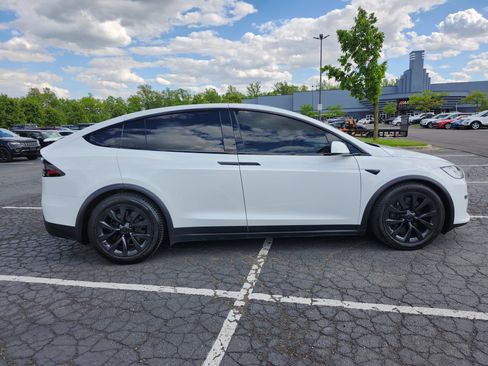 Used 2022 Tesla Model X AWD/4WD image 18