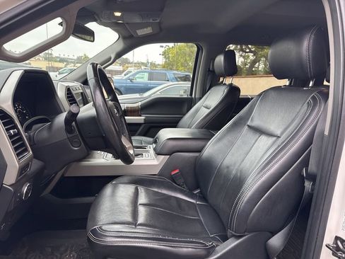 Used 2018 Ford F150 Lariat w/ Equipment Group 502A Luxury AWD/4WD image 5